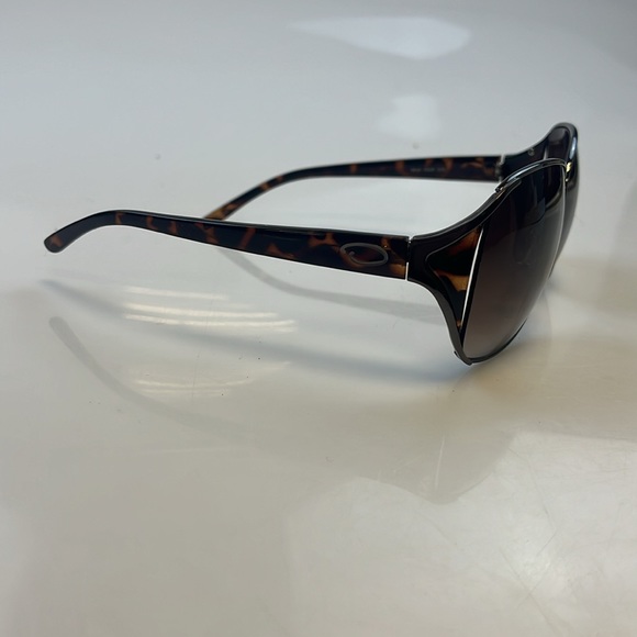 O by Oscar dela Renta Mod-3028 035 Sunglasses N163-20 main image 6
